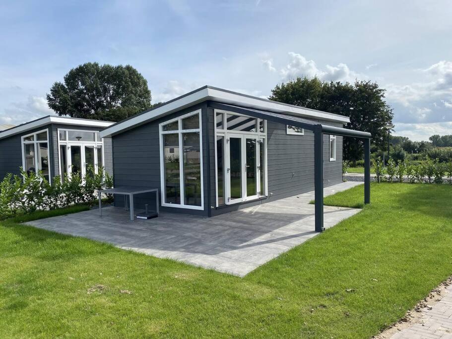 Vakantiehuis Met Vijverzicht Lathum Buitenkant foto