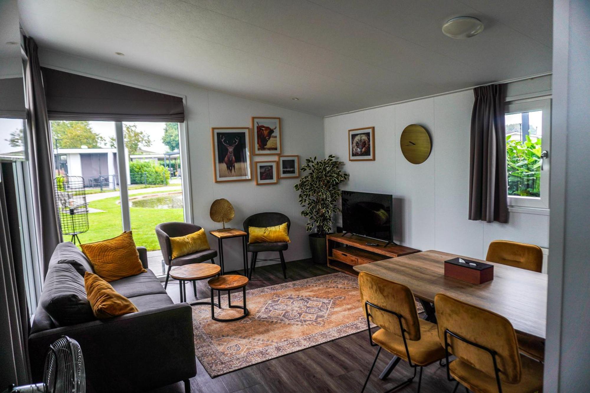 Vakantiehuis Met Vijverzicht Lathum Buitenkant foto