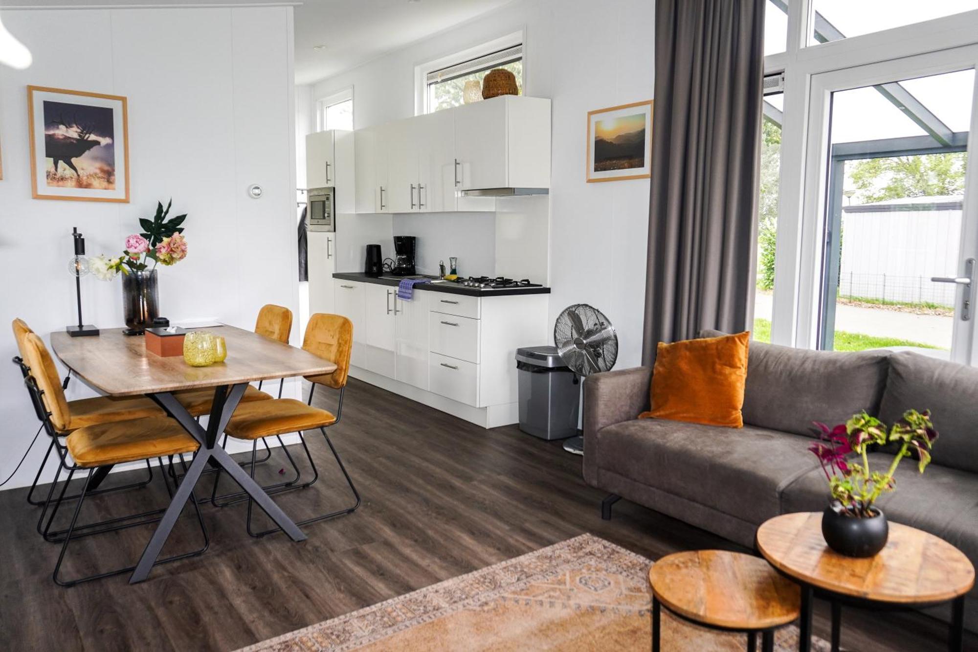 Vakantiehuis Met Vijverzicht Lathum Buitenkant foto